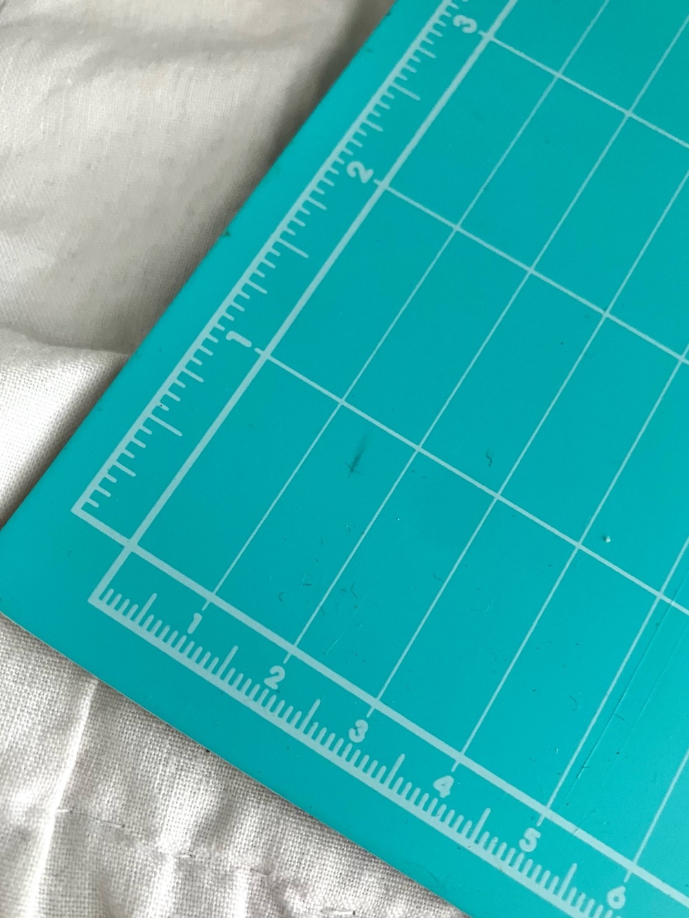 We R Memory Keepers Teal Mat with Magnetic Ruler - Picture 5 of 10